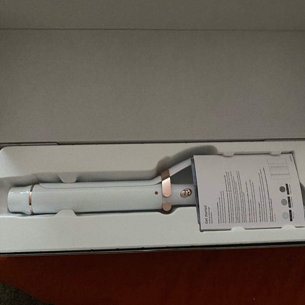 T3 singlepass curl x 1 1/2 New curling iron